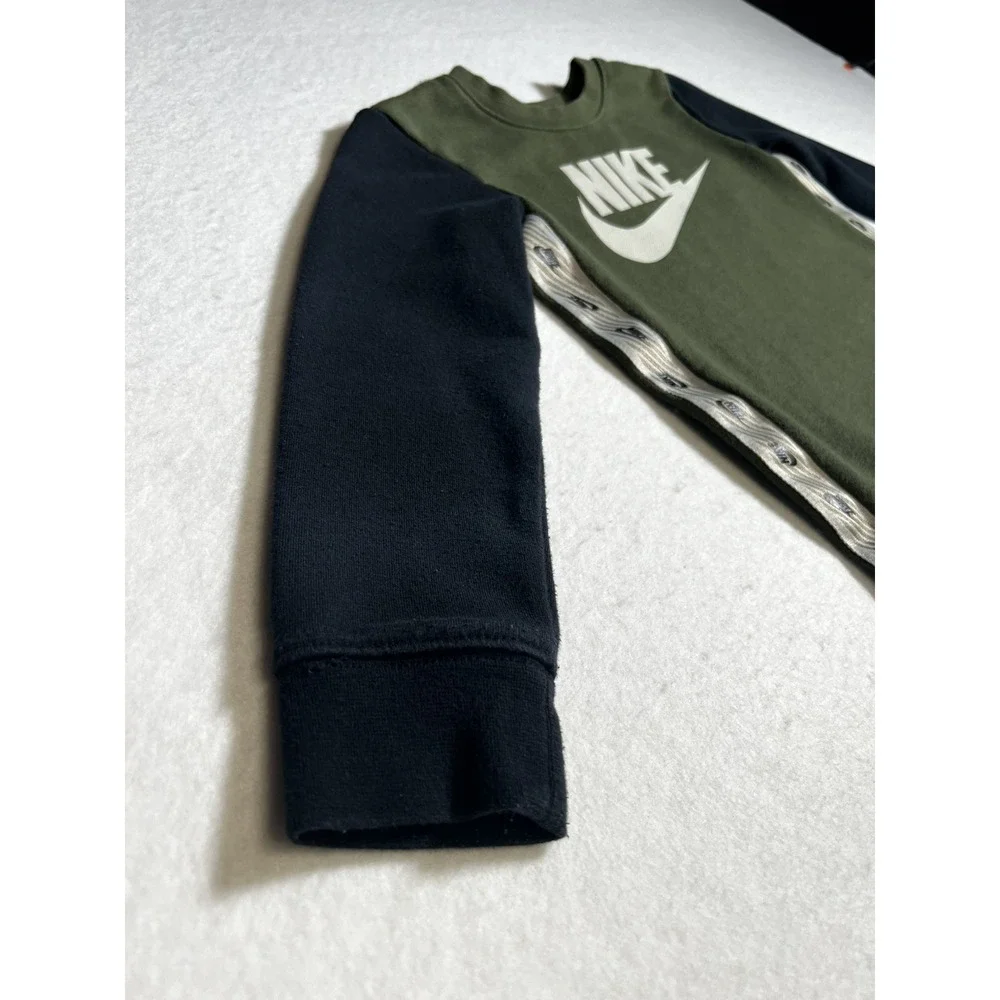 Nike Crewneck Sweatshirt Pullover Kids 5-6 YRS Green Black Nike Logo Strip‎